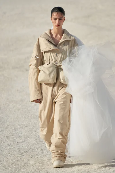 Look 24